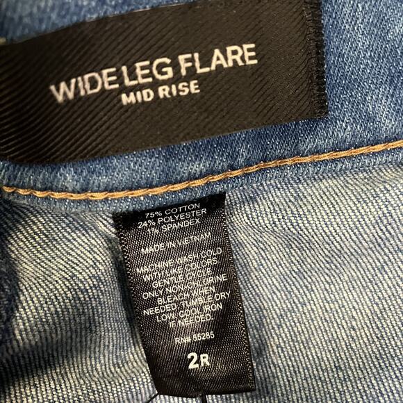 Express Womens Wide Leg Mid Rise Flare Jeans Medium Wash Size 0 1970s Hippie - Picture 4 of 14